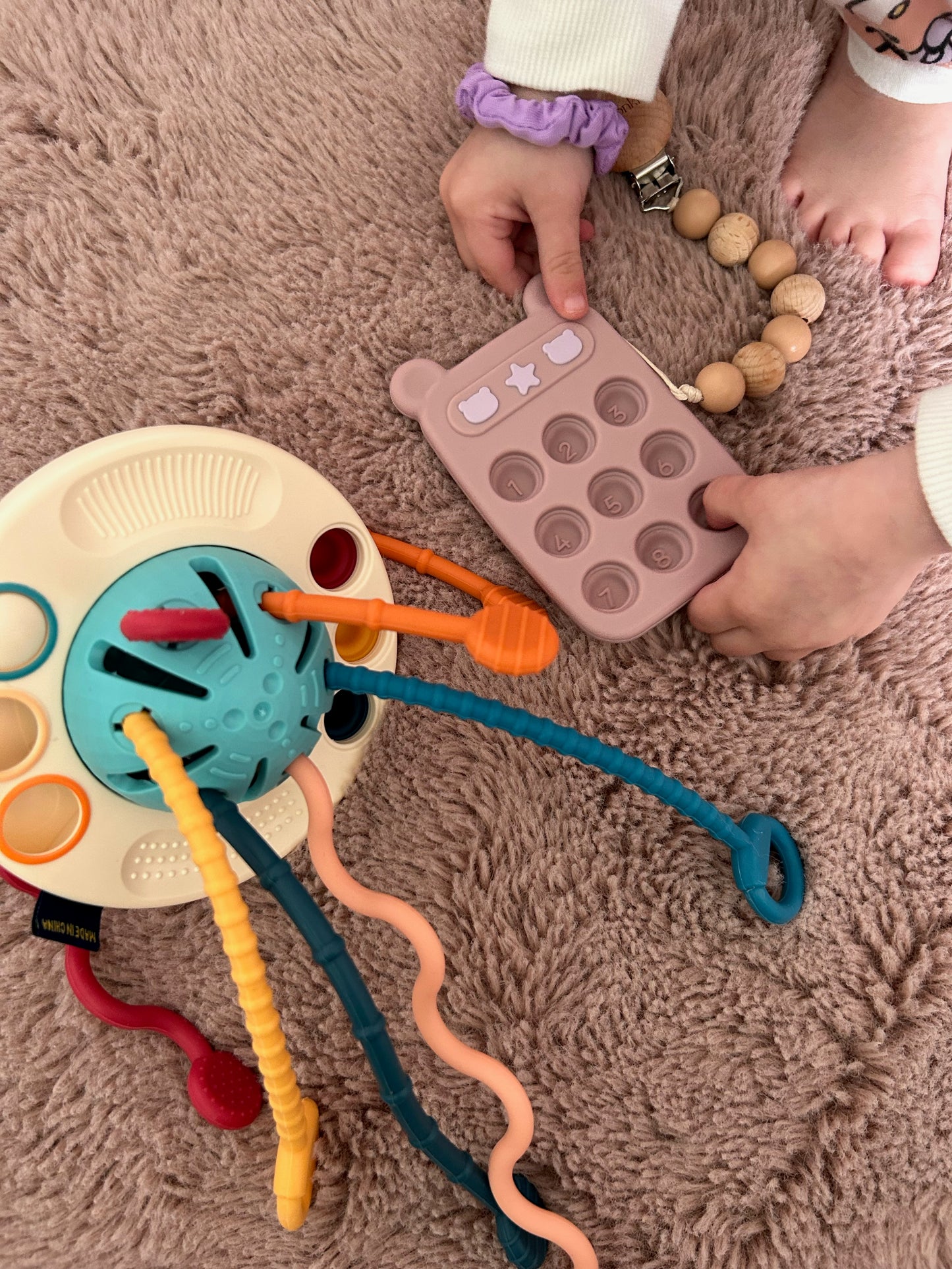 UFO silicone pulling toy